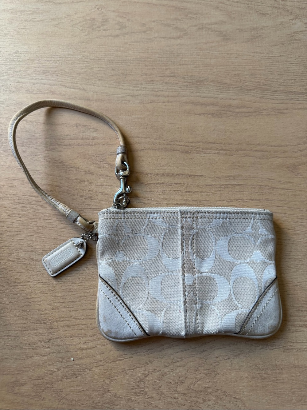 Coach Signature C Canvas Wristlet White Ivory